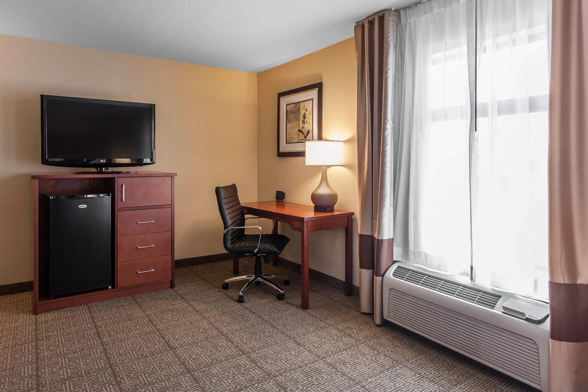 Comfort Inn & Suites Near Fallon Naval Air Station Экстерьер фото