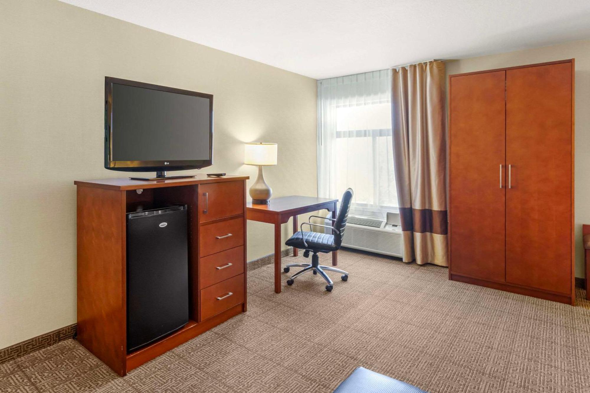 Comfort Inn & Suites Near Fallon Naval Air Station Экстерьер фото