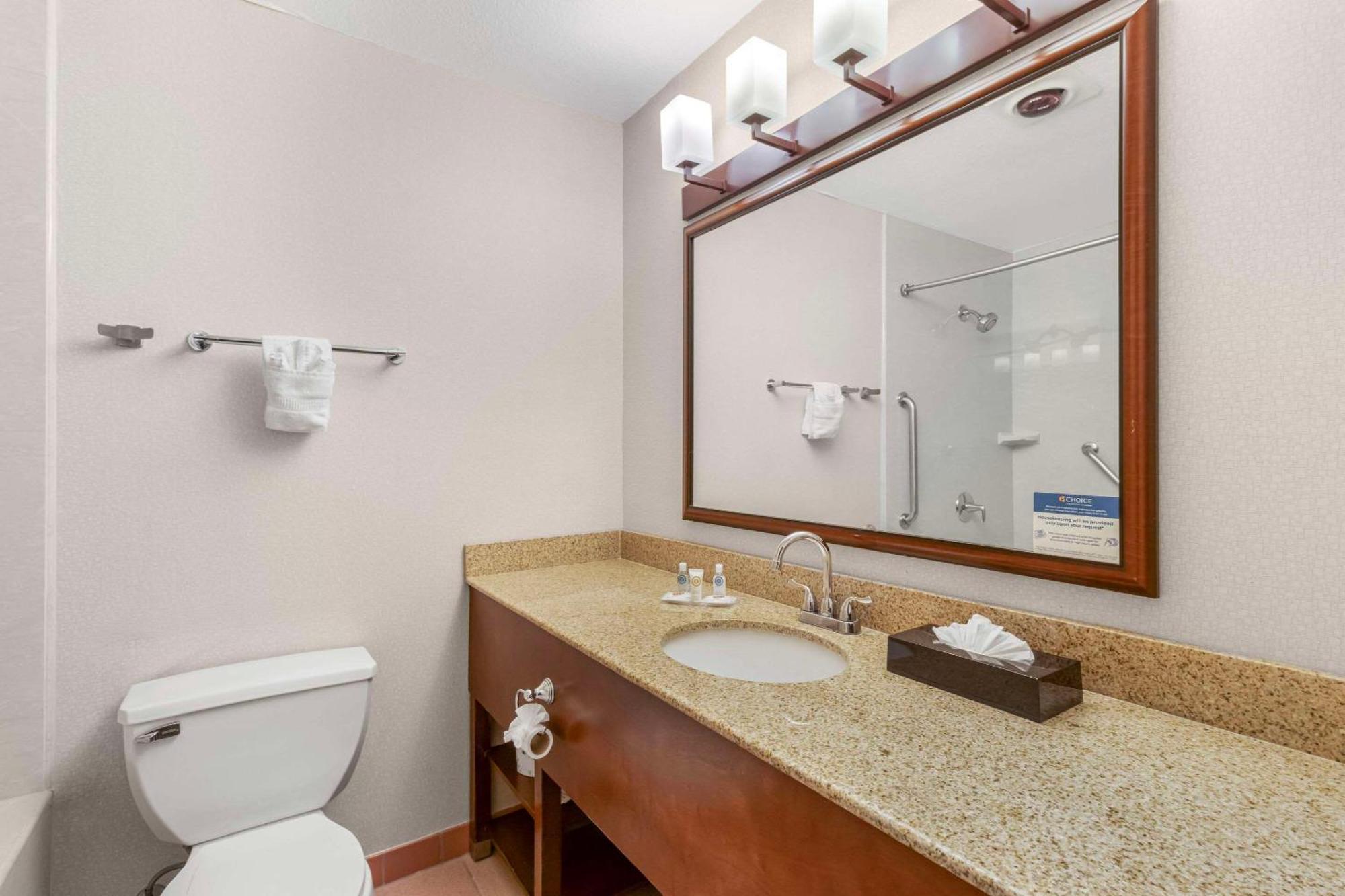Comfort Inn & Suites Near Fallon Naval Air Station Экстерьер фото