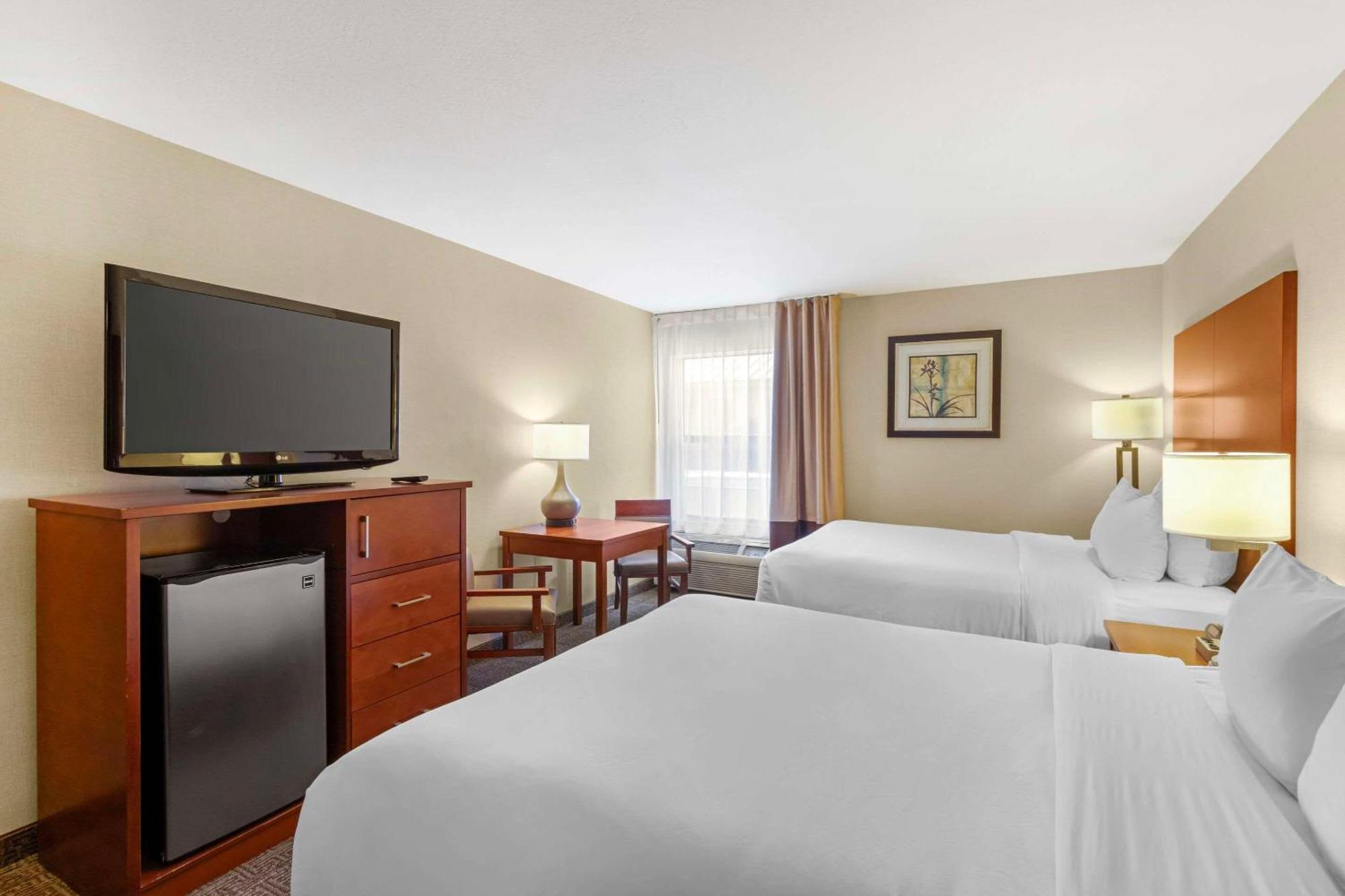 Comfort Inn & Suites Near Fallon Naval Air Station Экстерьер фото