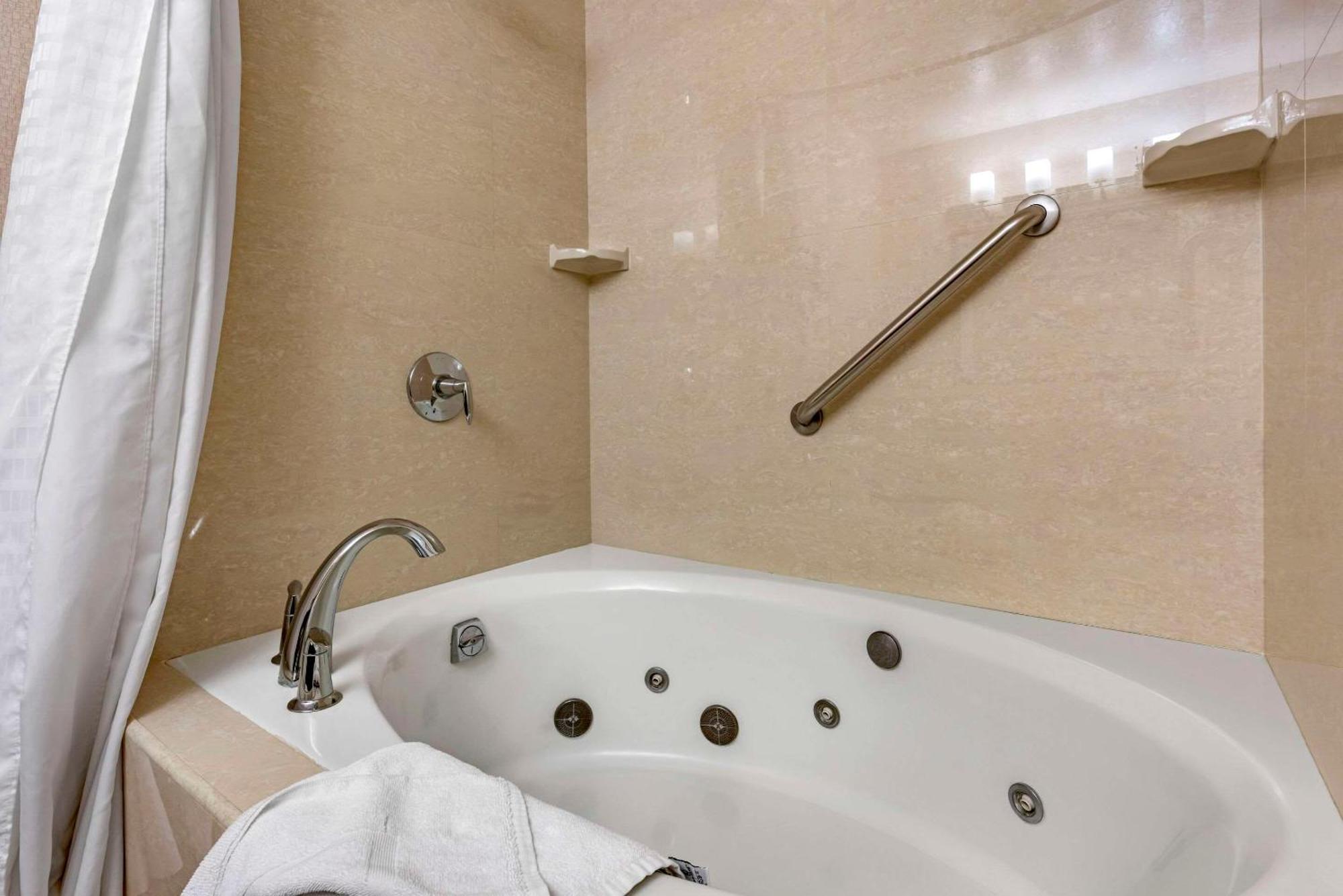 Comfort Inn & Suites Near Fallon Naval Air Station Экстерьер фото