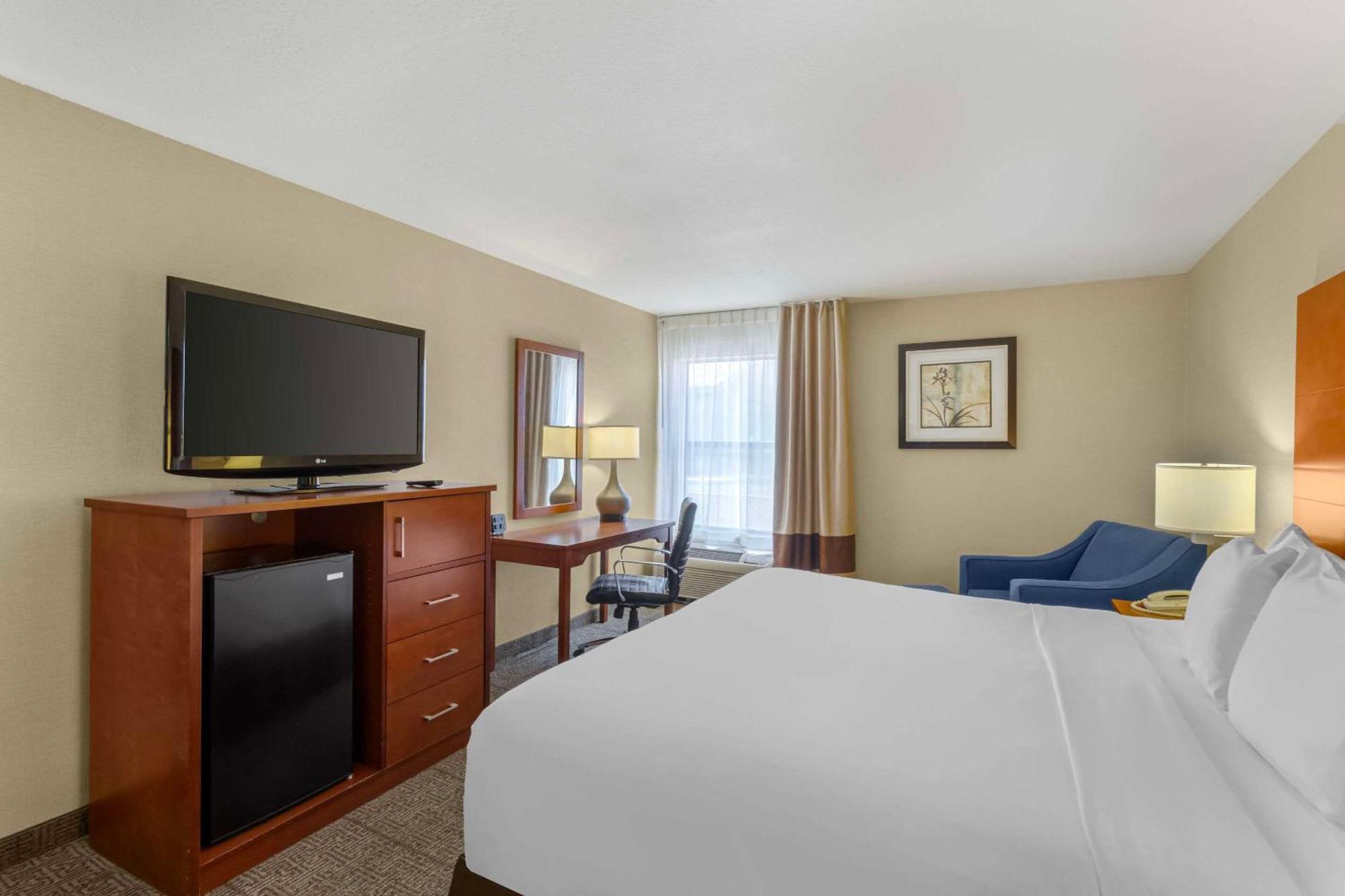 Comfort Inn & Suites Near Fallon Naval Air Station Экстерьер фото