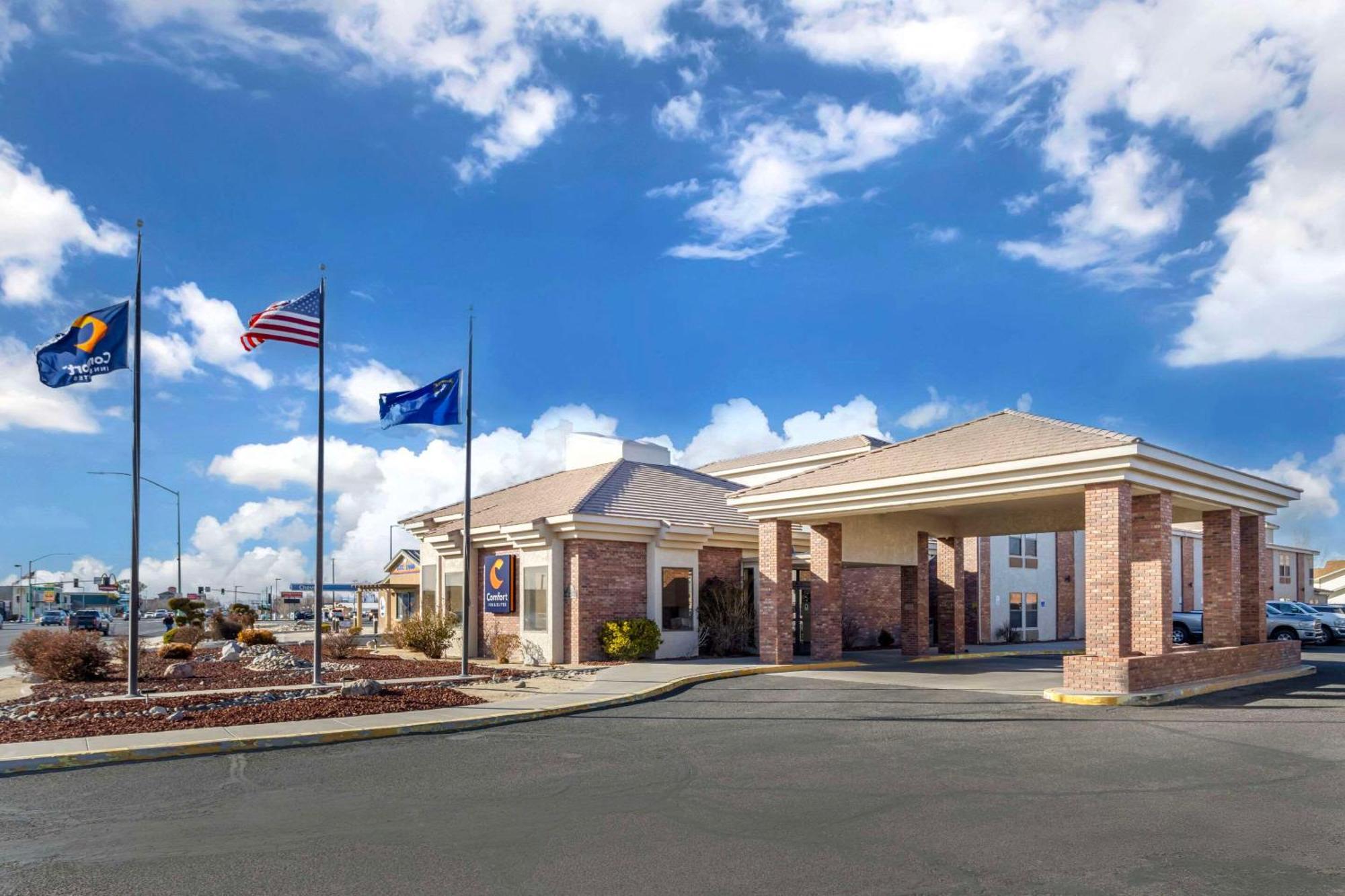 Comfort Inn & Suites Near Fallon Naval Air Station Экстерьер фото