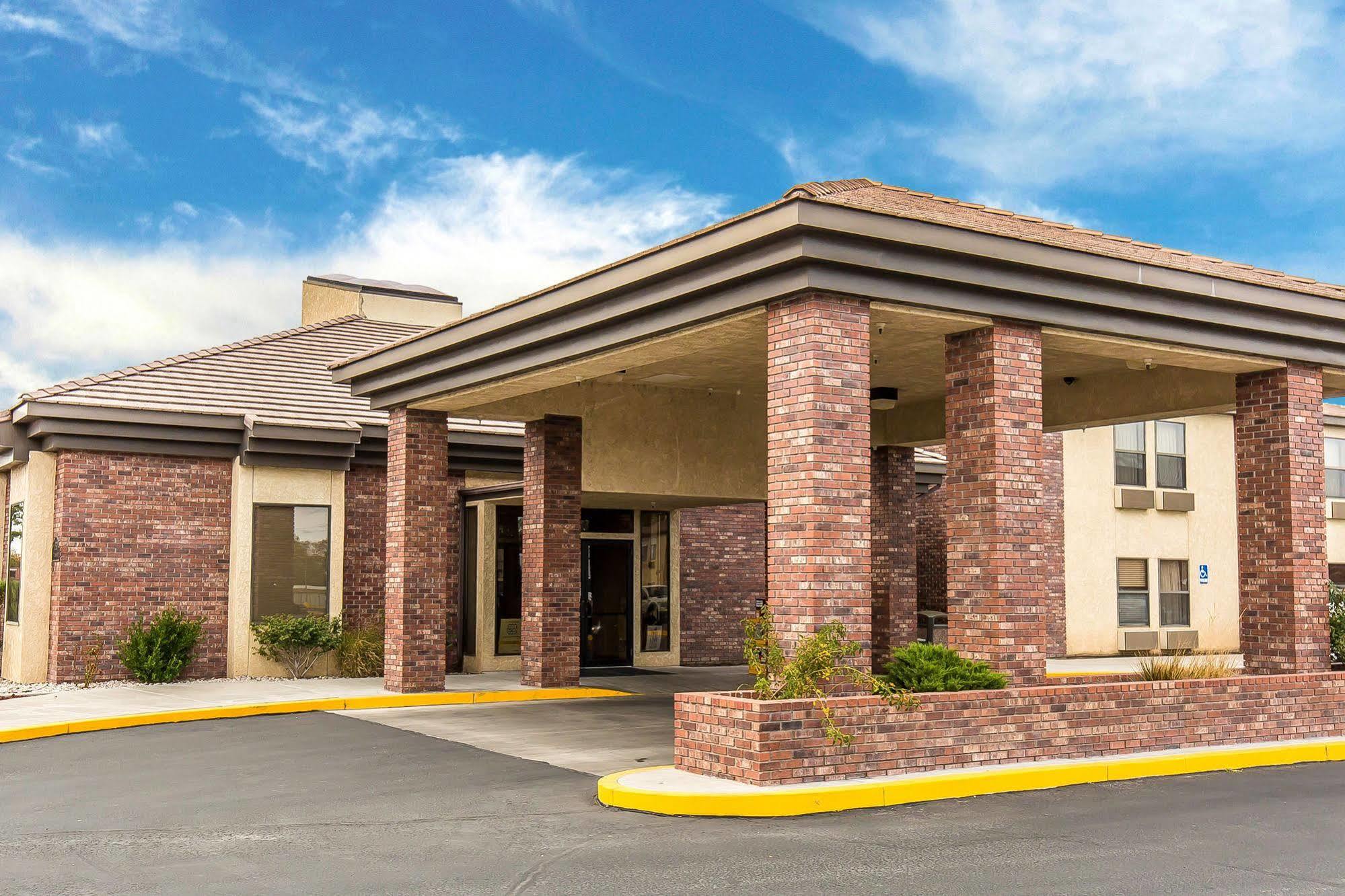 Comfort Inn & Suites Near Fallon Naval Air Station Экстерьер фото