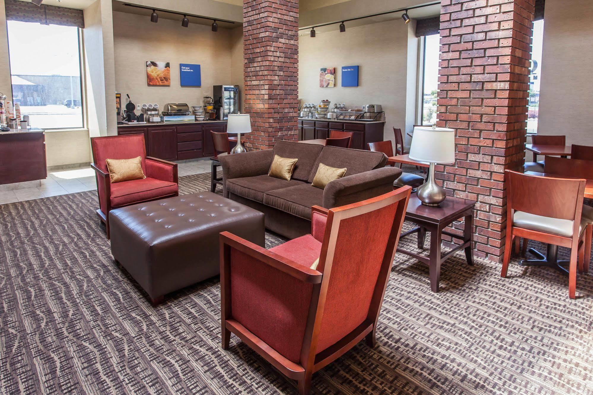 Comfort Inn & Suites Near Fallon Naval Air Station Экстерьер фото