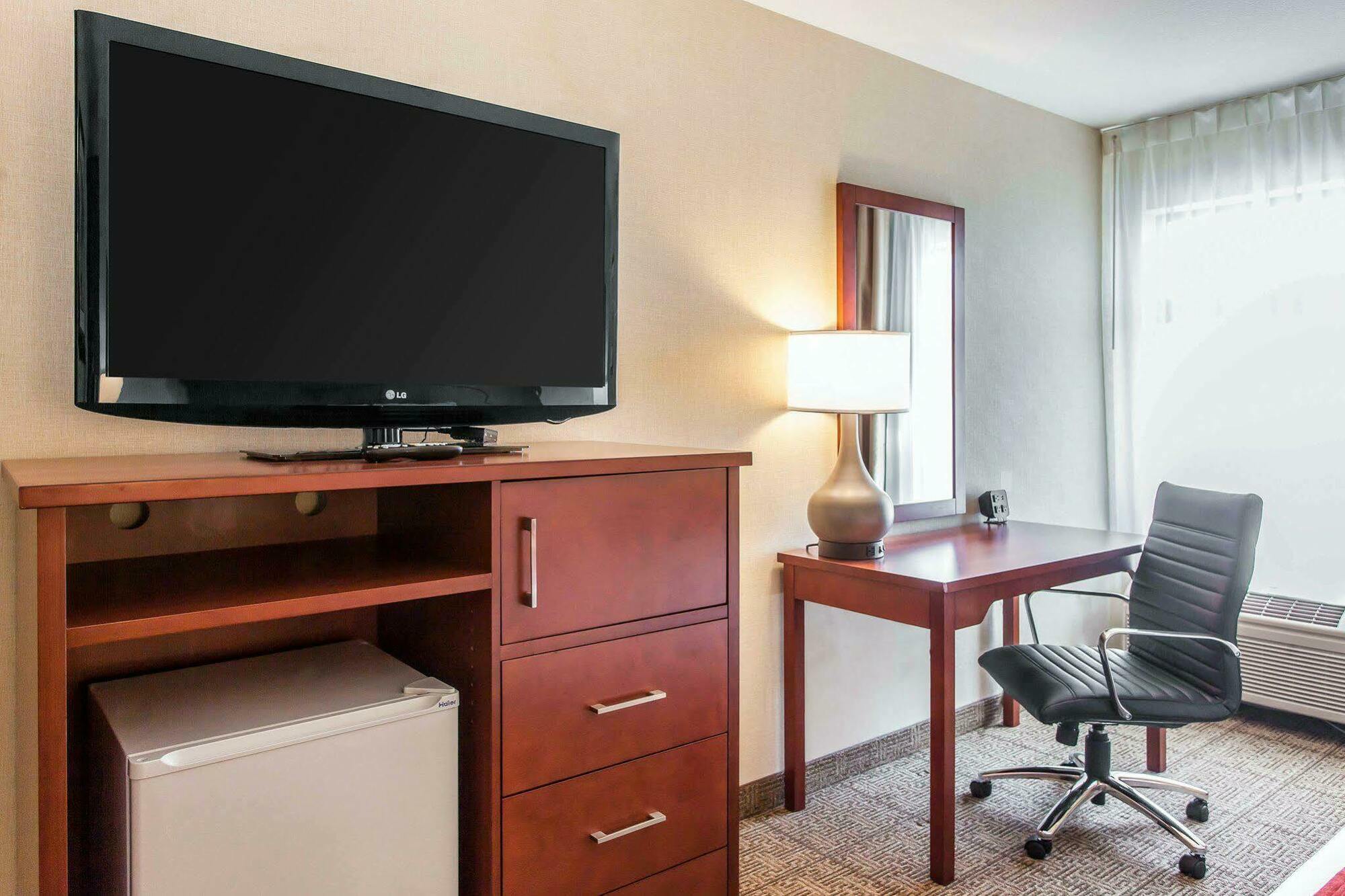 Comfort Inn & Suites Near Fallon Naval Air Station Экстерьер фото